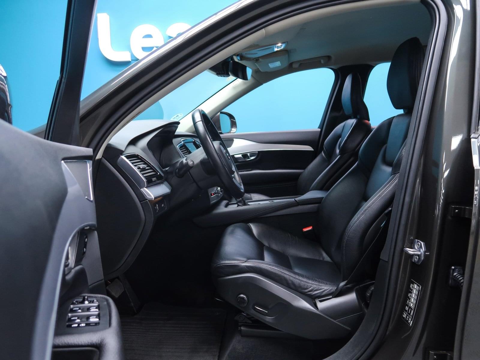 VOLVO XC90 2.0 D5 AWD MOMENTUM AUTO 235CV 24 