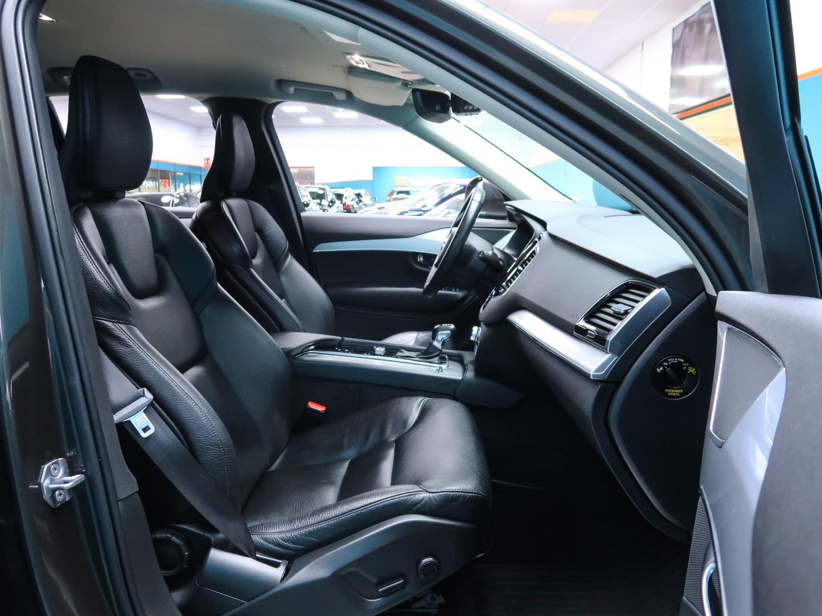 VOLVO XC90 2.0 D5 AWD MOMENTUM AUTO 235CV 29 