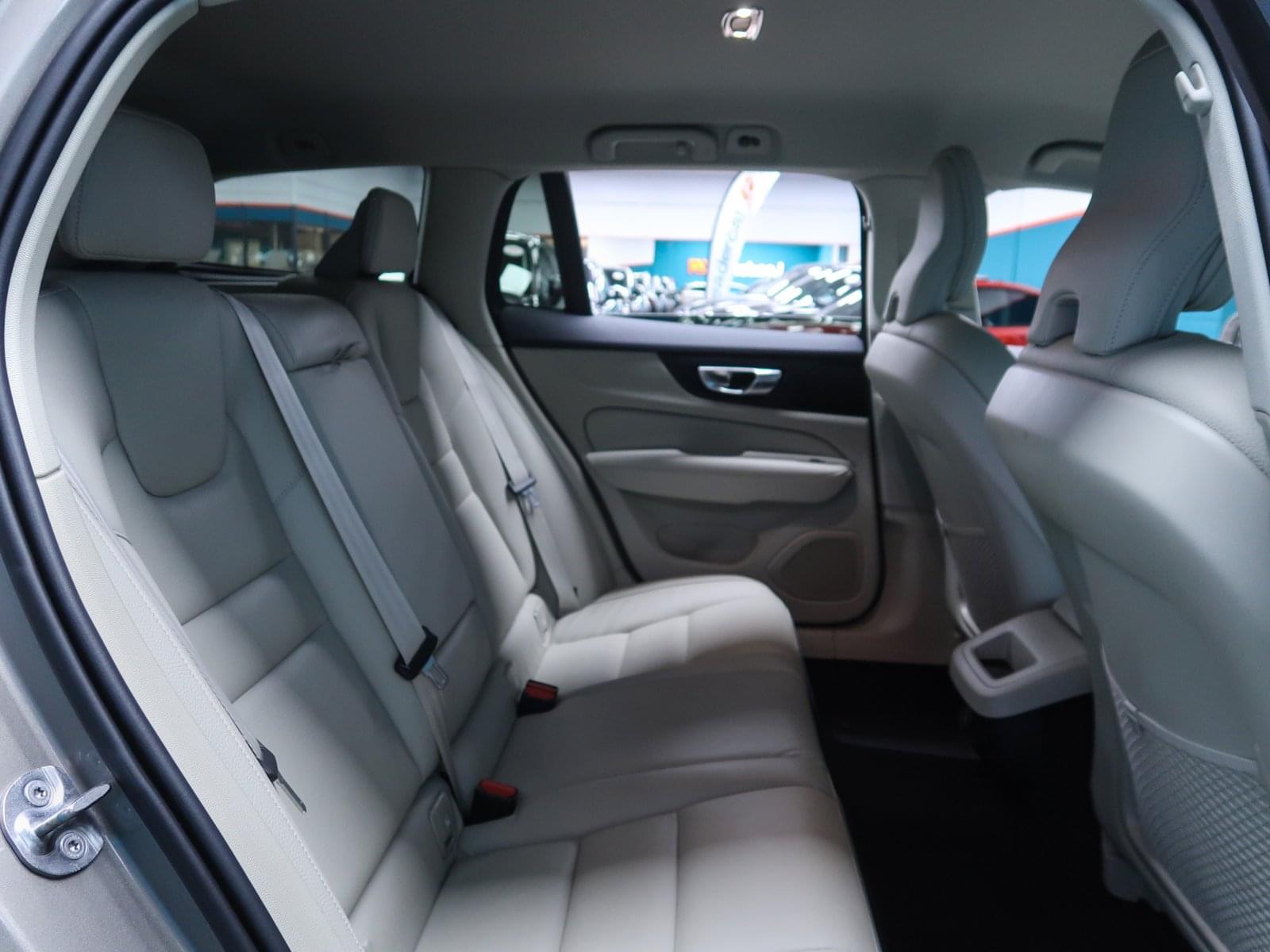 VOLVO V60 CROSS COUNTRY 2.0 B4 D AWD CROSS COUNTRY 197CV 28 