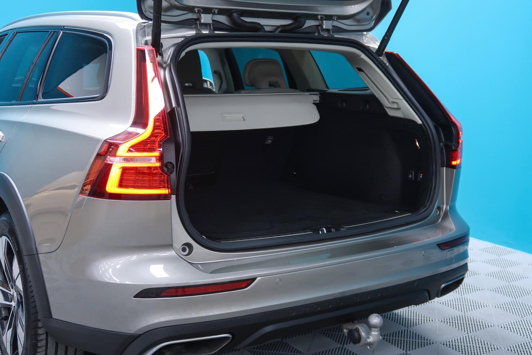 VOLVO V60 CROSS COUNTRY 2.0 B4 D AWD CROSS COUNTRY 197CV 19 