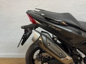 YAMAHA TMAX 530 DX 2017 de segunda mano