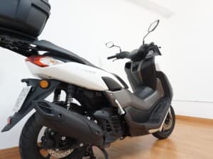 YAMAHA NMAX 125 2024 de segunda mano