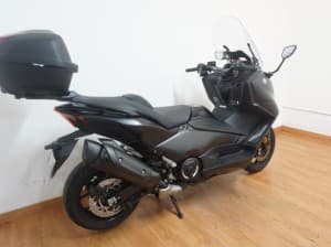 Comprar YAMAHA TMAX 560 2022 de segunda mano YAMAHA TMAX 560 2022 de segunda mano