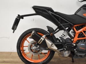 KTM DUKE 125 2022 de segunda mano