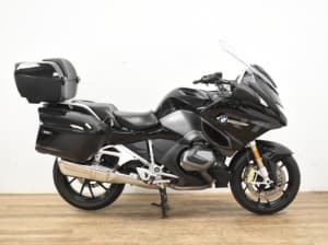 BMW R 1250 RT TRIPLE BLACK (IVA - PAQ.DYN Y COM) 2022 de segunda mano