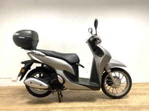 Comprar HONDA SH 125 MODE 2023 de segunda mano HONDA SH 125 MODE 2023 de segunda mano