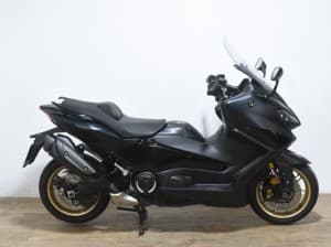 YAMAHA TMAX 560 TECH MAX 2023 de segunda mano