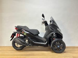 PIAGGIO MP3 300 HPE 2021 de segunda mano