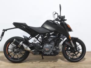 Comprar KTM DUKE 390 2023 de segunda mano KTM DUKE 390 2023 de segunda mano