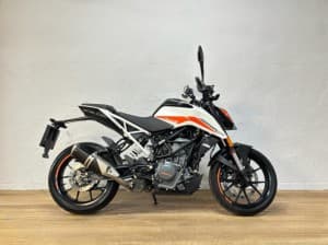 Comprar KTM DUKE 390 2023 de segunda mano KTM DUKE 390 2023 de segunda mano