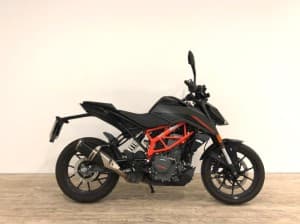 KTM DUKE 390 2023 de segunda mano