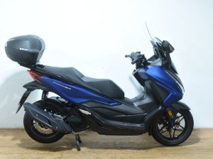 Comprar HONDA FORZA 125 (TOP CASE) 2023 de segunda mano HONDA FORZA 125 (TOP CASE) 2023 de segunda mano