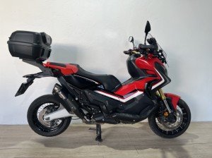 HONDA X-ADV 750 (ESCAPE AKRAPOVIC HOMOLOGADO + TOP CASE) 2017 de segunda mano