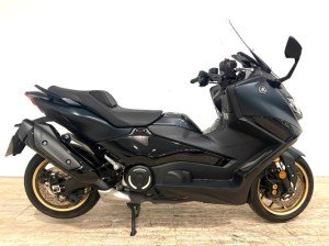 YAMAHA TMAX 560 TECH MAX (A2) 2022 de segunda mano