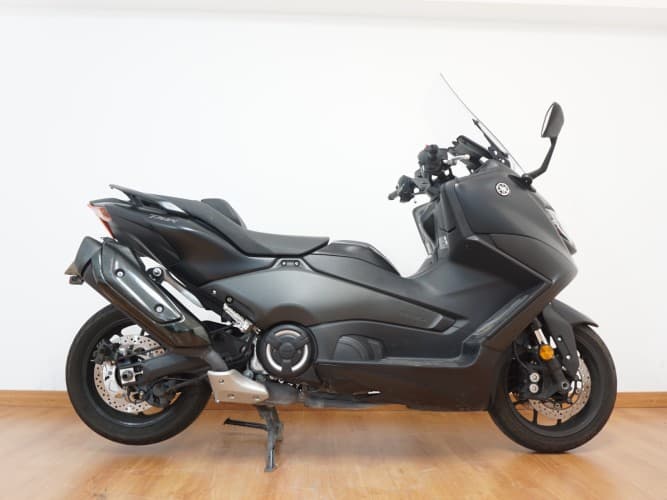 YAMAHA TMAX 560 2022 de segunda mano