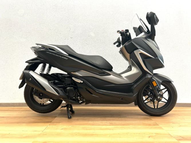 HONDA FORZA 350 2021 de segunda mano