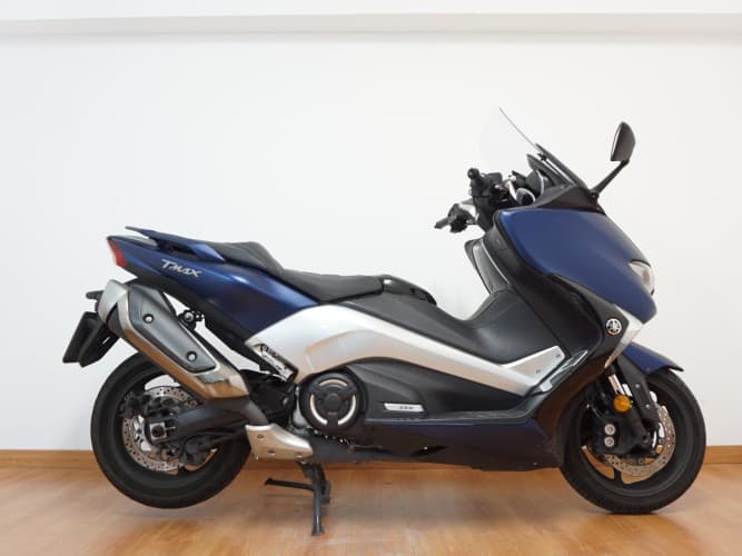 YAMAHA TMAX 530 DX 2017 de segunda mano