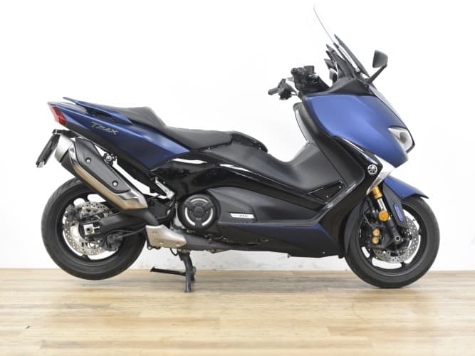 YAMAHA TMAX 530 DX 2018 de segunda mano