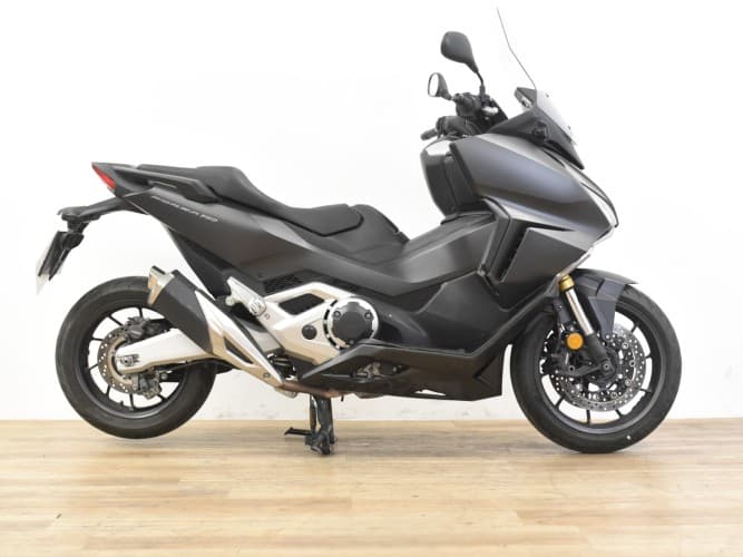 HONDA FORZA 750 2023 de segunda mano