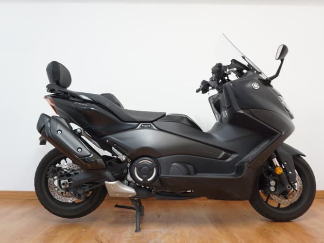 YAMAHA TMAX 560 2022 de segunda mano