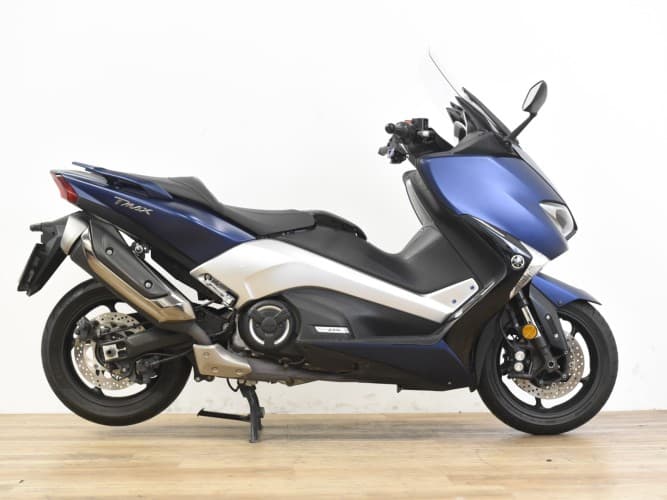 YAMAHA TMAX 530 DX 2017 de segunda mano