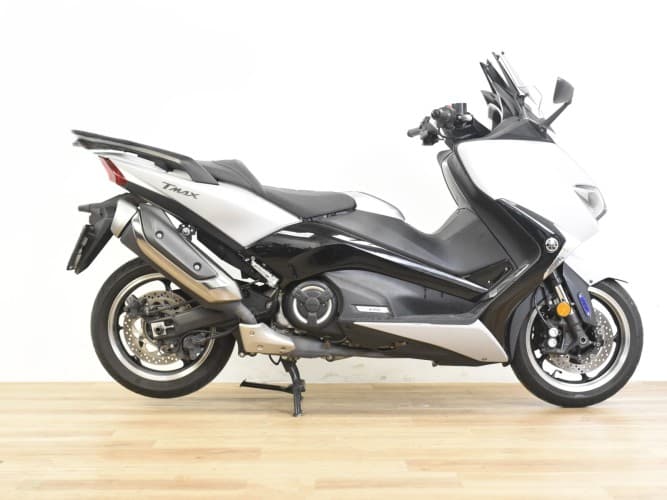 YAMAHA TMAX 530 DX 2019 de segunda mano