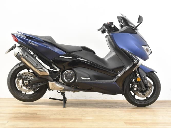 YAMAHA TMAX 530 DX 2017 de segunda mano