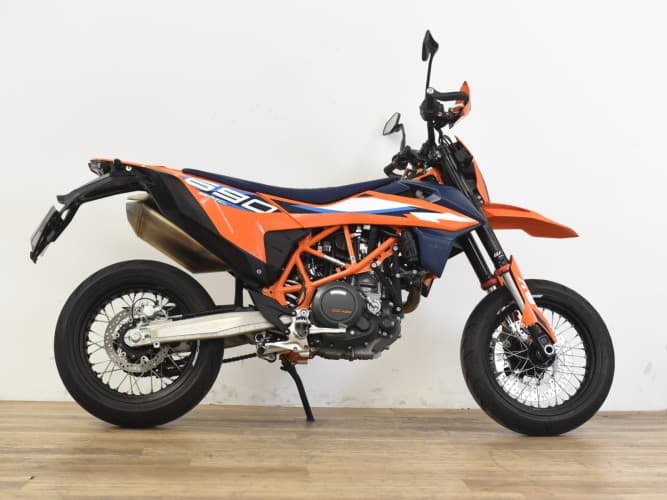 KTM 690 SMC R 2023 de segunda mano