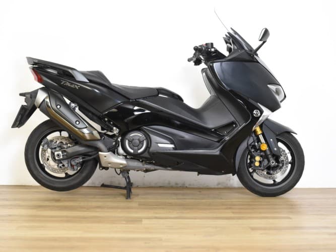 YAMAHA TMAX 530 DX 2017 de segunda mano