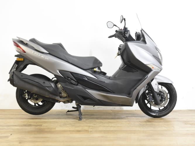 SUZUKI BURGMAN 400 2018 de segunda mano