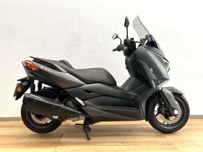 YAMAHA XMAX 300 2021 de segunda mano