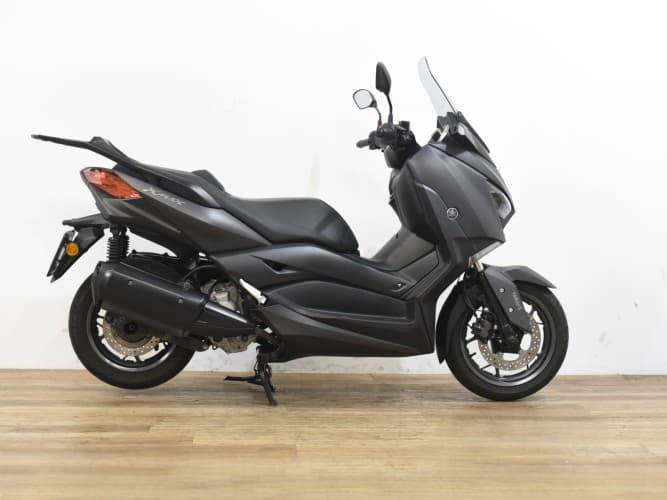 YAMAHA XMAX 300 2021 de segunda mano