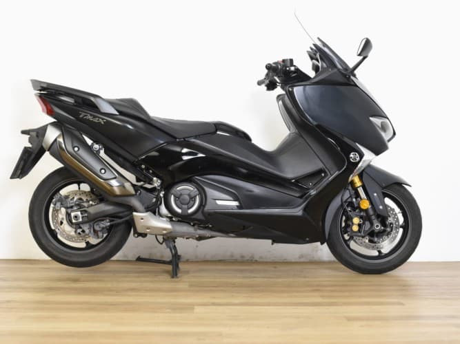 YAMAHA TMAX 530 DX 2017 de segunda mano