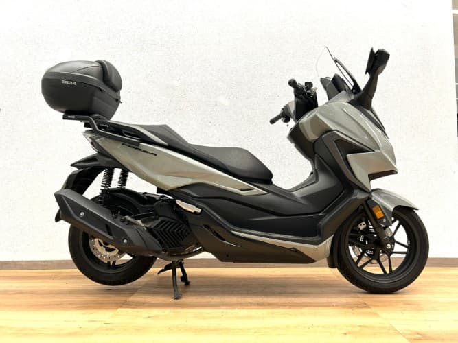 HONDA FORZA 125 2022 de segunda mano