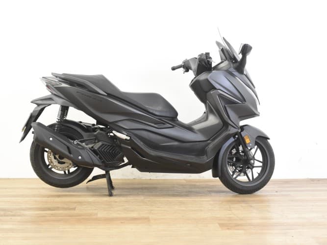 HONDA FORZA 125 2022 de segunda mano