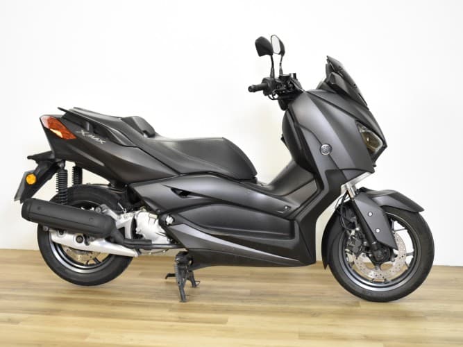 YAMAHA XMAX 125 2021 de segunda mano