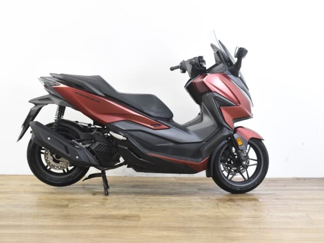 HONDA FORZA 125 2022 de segunda mano