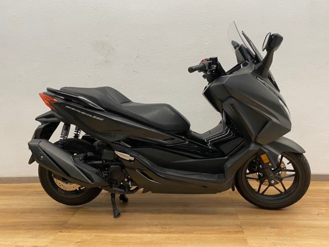 HONDA FORZA 350 2024 de segunda mano