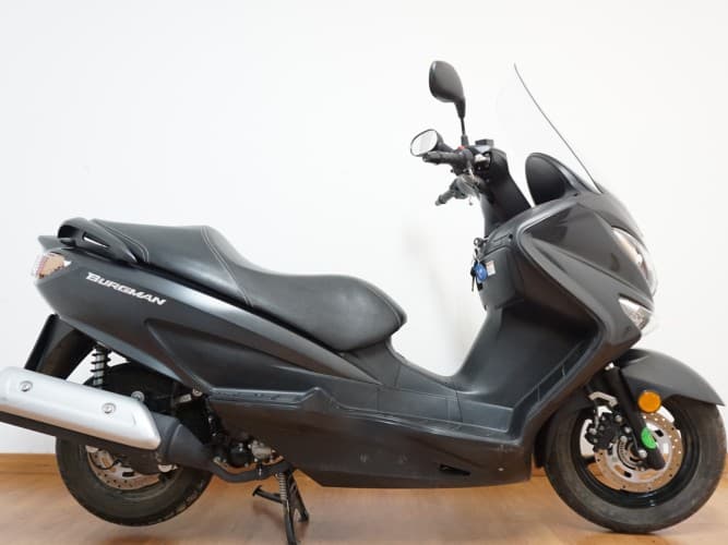 SUZUKI BURGMAN 125 2019 de segunda mano