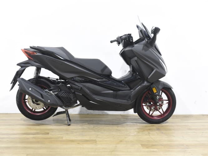 HONDA FORZA 125 2023 de segunda mano