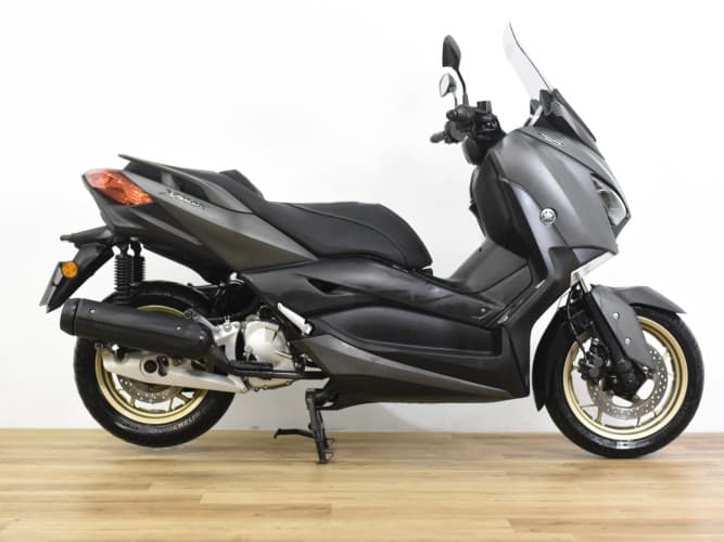 YAMAHA XMAX 125 TECH MAX 2020 de segunda mano