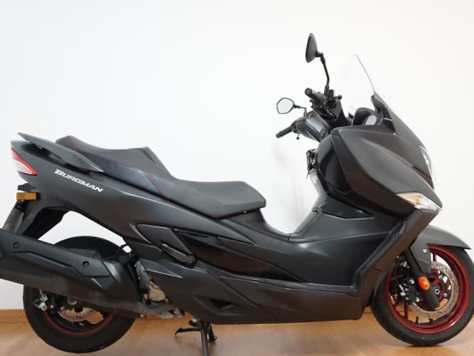 SUZUKI BURGMAN 400 2018 de segunda mano