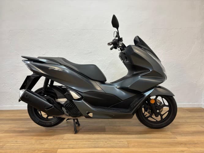 HONDA PCX 125 2021 de segunda mano