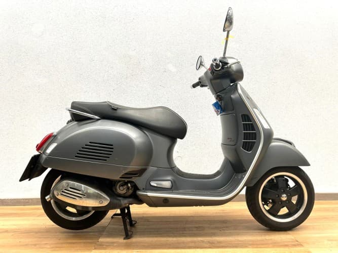 VESPA GTS 300 2016 de segunda mano