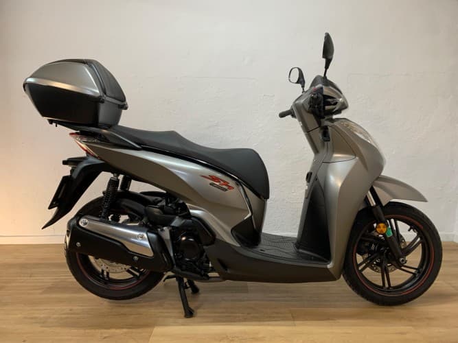 HONDA SH 300I 2018 de segunda mano