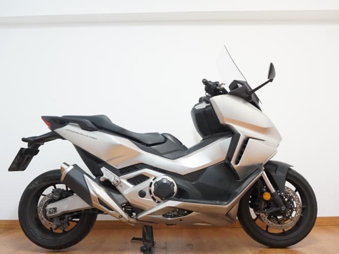 HONDA FORZA 750 2021 de segunda mano