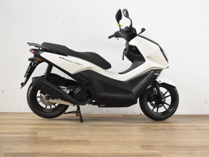 KYMCO SKYTOWN 125 2024 de segunda mano