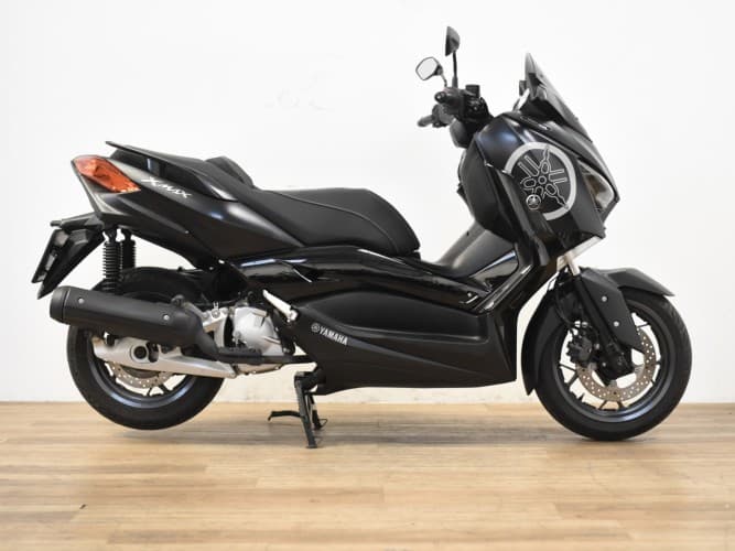 YAMAHA XMAX 125 IRON MAX 2019 de segunda mano