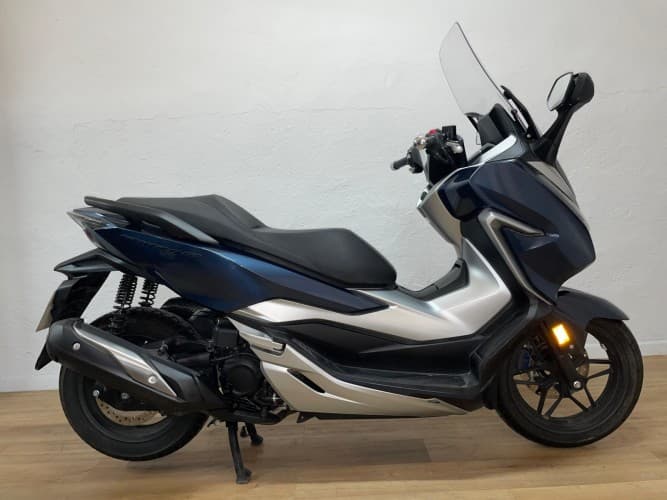 HONDA FORZA 300 2019 de segunda mano