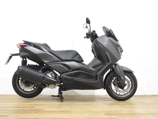 YAMAHA XMAX 300 2023 de segunda mano